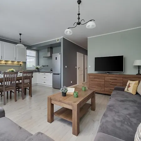 アパート Elegant 1 Bedroom With Balcony In By Renters