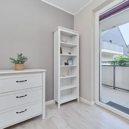 アパート Elegant 1 Bedroom With Balcony In By Renters