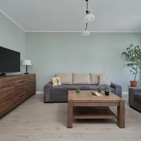 Elegant 1 Bedroom With Balcony In By Renters ヴロツワフ