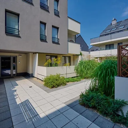 Elegant 1 Bedroom With Balcony In By Renters アパート ヴロツワフ