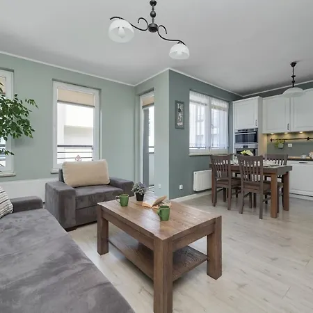 アパート Elegant 1 Bedroom With Balcony In By Renters