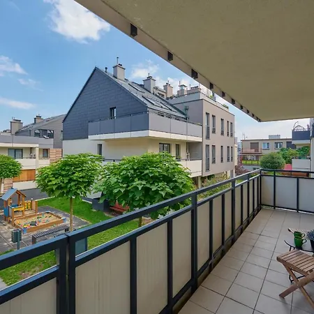 Elegant 1 Bedroom With Balcony In By Renters ヴロツワフ