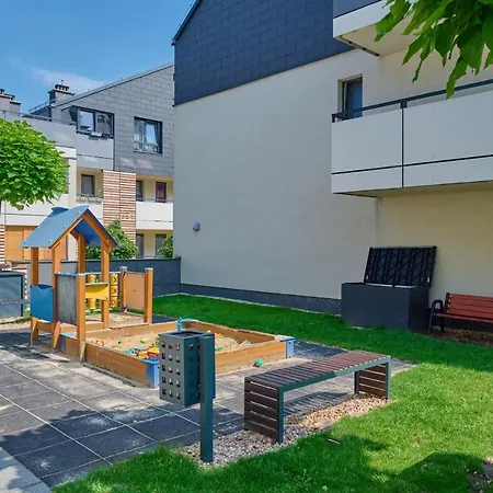 Elegant 1 Bedroom With Balcony In By Renters アパート